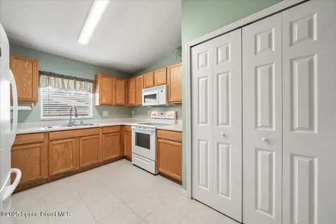 433 Haleybury Street SW Palm Bay FL 32908