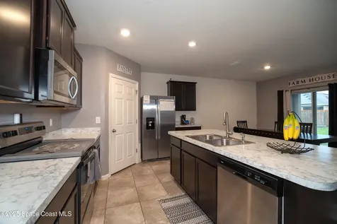 583 Octavius Road SW Palm Bay FL 32908