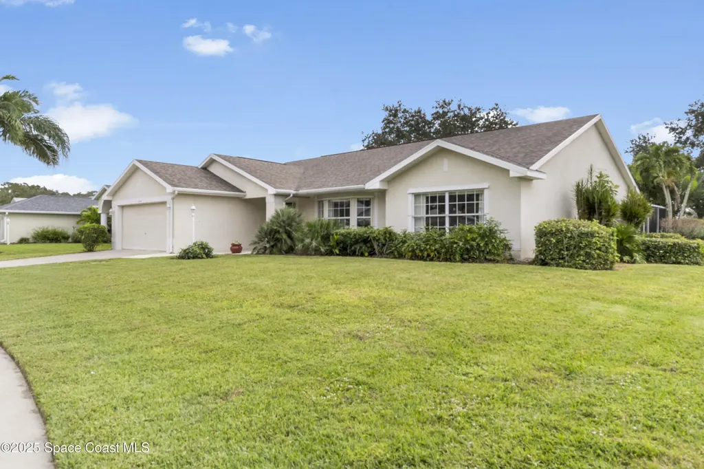 5155 3rd Manor Vero Beach FL 32968