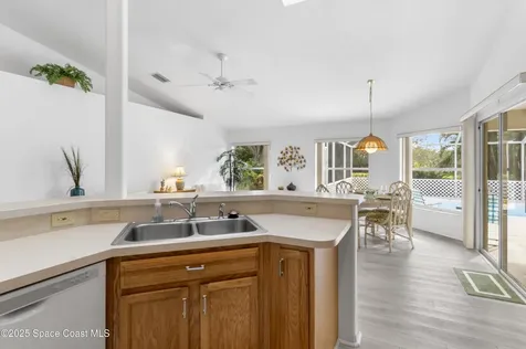 5155 3rd Manor Vero Beach FL 32968