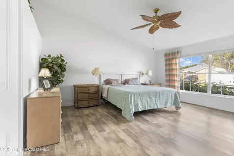 5155 3rd Manor Vero Beach FL 32968