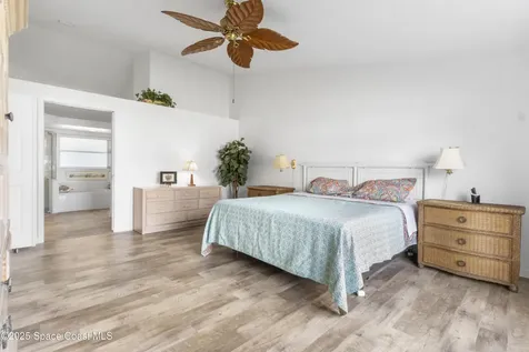 5155 3rd Manor Vero Beach FL 32968
