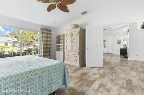 5155 3rd Manor Vero Beach FL 32968
