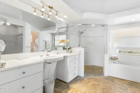 5155 3rd Manor Vero Beach FL 32968