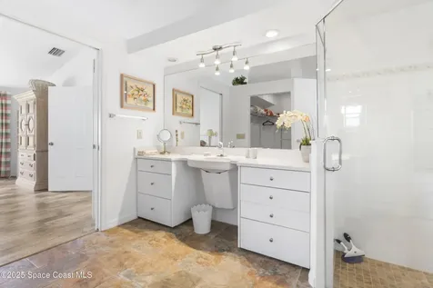 5155 3rd Manor Vero Beach FL 32968