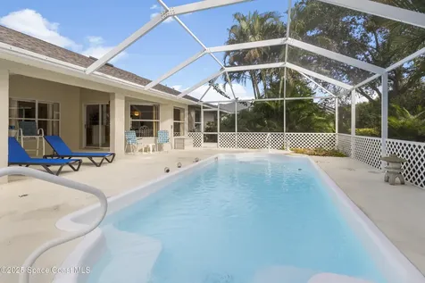 5155 3rd Manor Vero Beach FL 32968