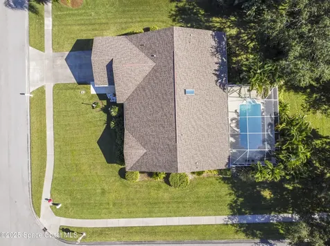 5155 3rd Manor Vero Beach FL 32968