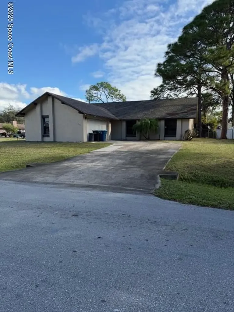 879 Remsen Avenue NW Palm Bay FL 32907