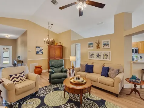973 E 13th Square Vero Beach FL 32960