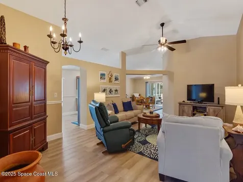 973 E 13th Square Vero Beach FL 32960