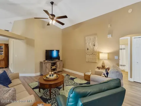 973 E 13th Square Vero Beach FL 32960