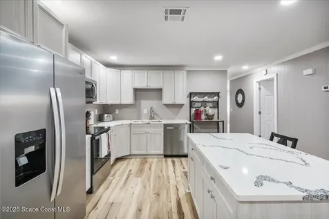 513&515 Ronnie Drive Indian Harbour Beach FL 32937