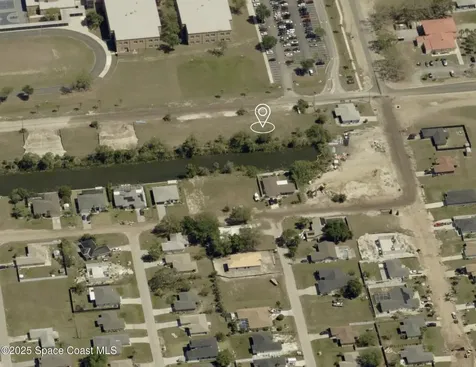 1628 NE 10th Place Cape Coral FL 33914