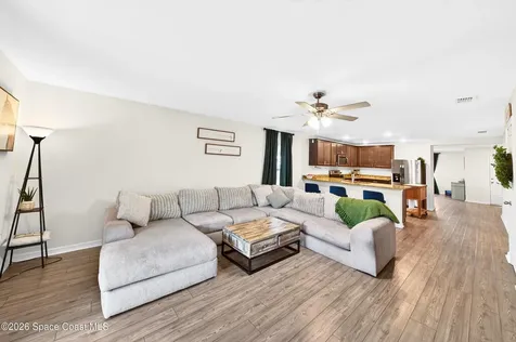 733 Walmsley Street SW Palm Bay FL 32908