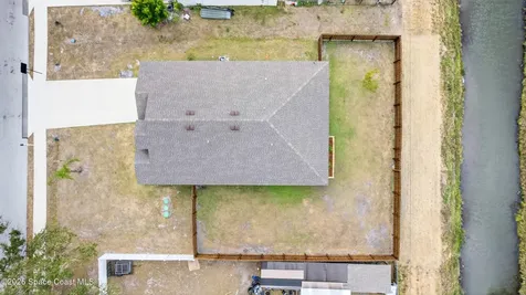 733 Walmsley Street SW Palm Bay FL 32908
