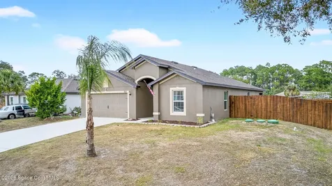 733 Walmsley Street SW Palm Bay FL 32908
