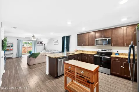 733 Walmsley Street SW Palm Bay FL 32908