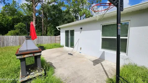 832 Sorrel Street NW Palm Bay FL 32907