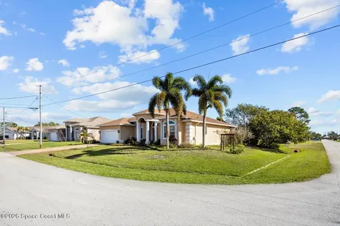 111 SW Ladybug Drive Port St. Lucie FL 34953