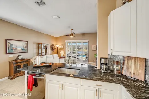 426 Gardendale Circle SE Palm Bay FL 32909