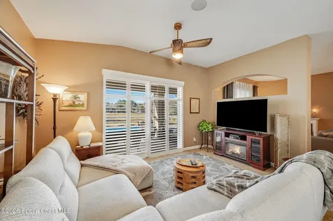 426 Gardendale Circle SE Palm Bay FL 32909