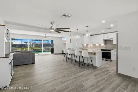 1636 SE 39th Street Cape Coral FL 33904