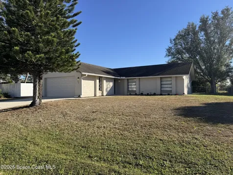 934 Lynbrook Street NW Palm Bay FL 32907