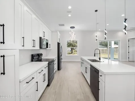 2725 Fields Avenue SE Palm Bay FL 32909
