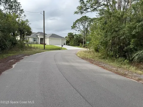 3395 SW Fitzpatrick Avenue SW Palm Bay FL 32908