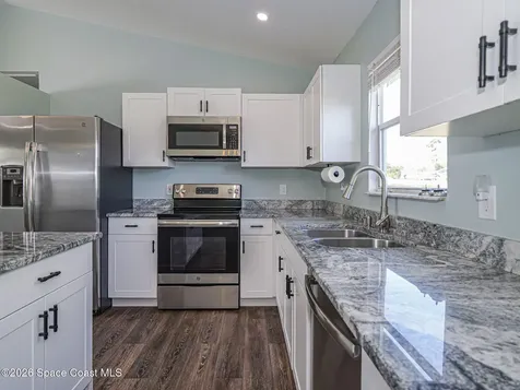 756 18th Place SW Vero Beach FL 32962