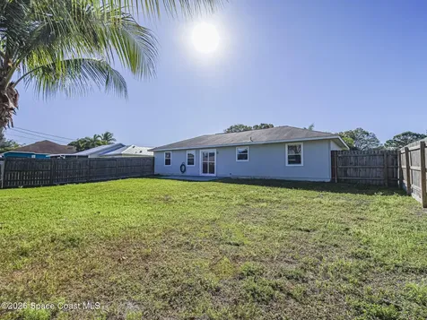 756 18th Place SW Vero Beach FL 32962