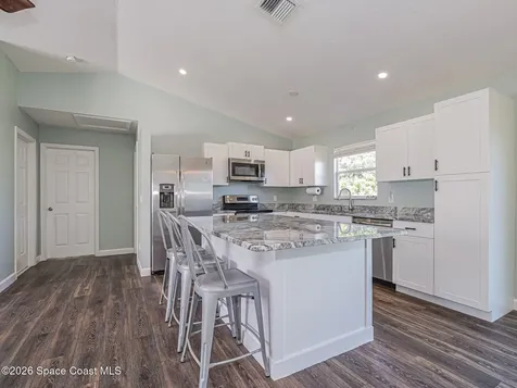 756 18th Place SW Vero Beach FL 32962