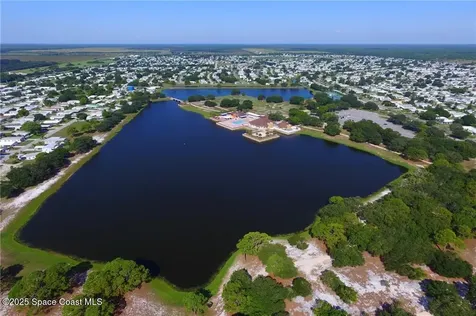 912 Oriole Circle Barefoot Bay FL 32976