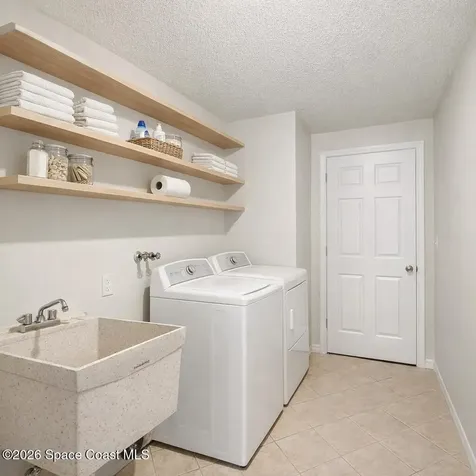 214 Via De La Reina Merritt Island FL 32953
