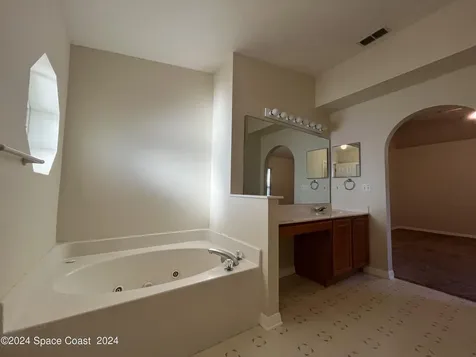 1723 Vista Lake Circle Melbourne FL 32904