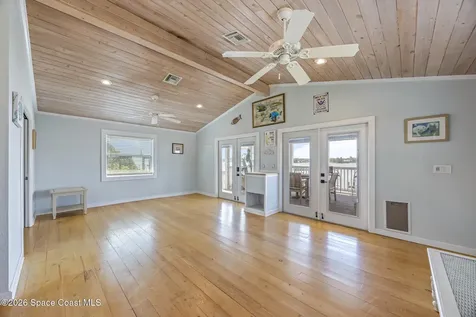 25 Vip Island Grant FL 32949