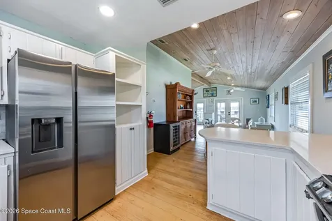 25 Vip Island Grant FL 32949
