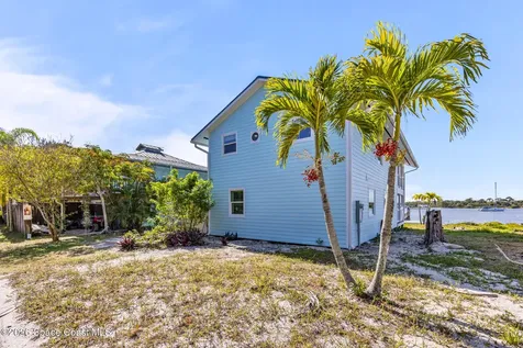 25 Vip Island Grant FL 32949