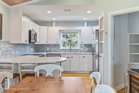 25 Vip Island Grant FL 32949