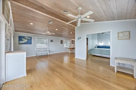 25 Vip Island Grant FL 32949