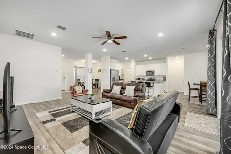 1717 Dalroy Street NW Palm Bay FL 32907