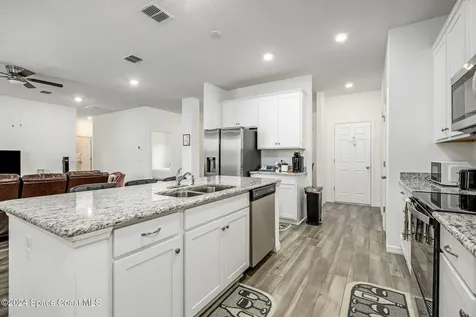 1717 Dalroy Street NW Palm Bay FL 32907