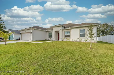 1717 Dalroy Street NW Palm Bay FL 32907