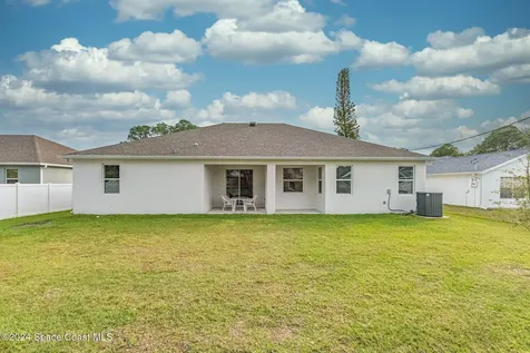 1717 Dalroy Street NW Palm Bay FL 32907