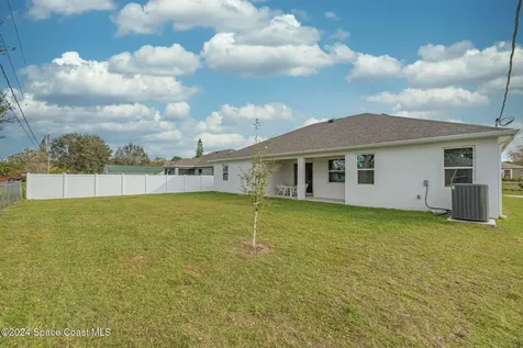 1717 Dalroy Street NW Palm Bay FL 32907