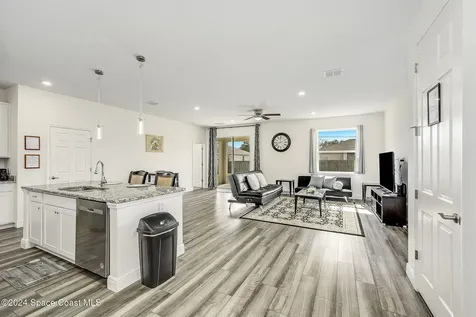 410 Old Road SW Palm Bay FL 32908