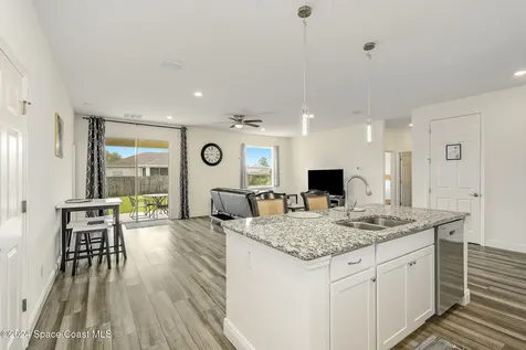 410 Old Road SW Palm Bay FL 32908