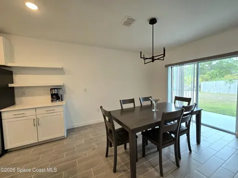 2384 Queens Street SE Palm Bay FL 32909