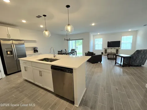 2384 Queens Street SE Palm Bay FL 32909