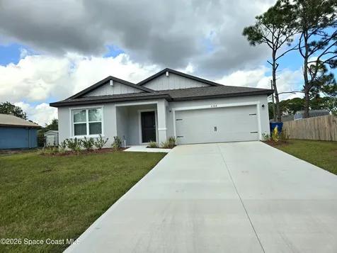 2384 Queens Street SE Palm Bay FL 32909